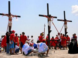 Tres-hombres-filipinos-edit Tres-hombres-filipinos-edit