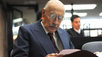 videla sera enterrado sin honores militares videla sera enterrado sin honores militares