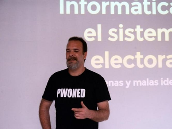 Demoraron nueve horas al experto en informática Javier Smaldone