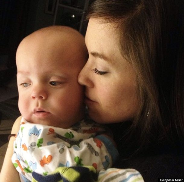 Un conmovedor video de un bebé prematuro recorre la web