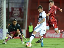 Copa Argentina: el papá de un jugador de Defensores de Villa Ramallo murió durante el partido ante Gimnasia