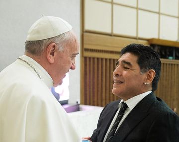 Maradona tuvo un encuentro privado con Francisco: conocé los detalles