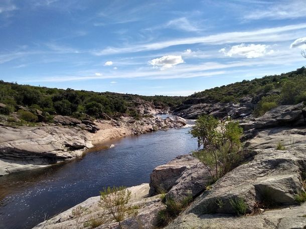 Córdoba: un joven se ahogó al querer salvar a una pareja en Mina Clavero
