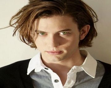 Un actor de Crepúsculo viajó en un avión que aterrizó de emergencia