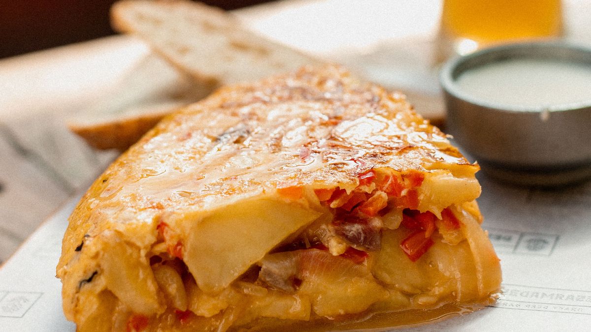 Bodegón en Buenos Aires: está en Banfield y una de sus paredes rinde ...