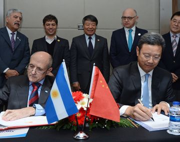 Argentina y China firman convenios para construir la cuarta y quinta central nuclear