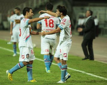 Arsenal logró una victoria que lo dejó en octavos de final