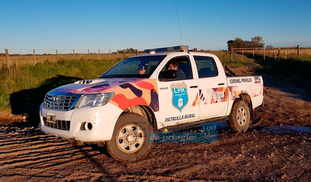 El hombre luego se suicidó en el patio de la casa