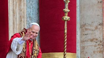 el papa leon xiv celebro su primera misa de navidad ante mas de 600 fieles el papa leon xiv celebro su primera misa de navidad ante mas de 600 fieles