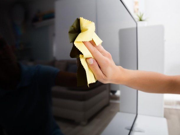 Cómo limpiar la pantalla del televisor en cinco pasos