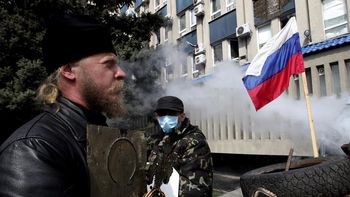 prorrusos asaltan sede de interior al este de ucrania prorrusos asaltan sede de interior al este de ucrania