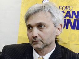 Carloni sufrió las consecuencias de la pasión extrema con la que se vive el clásico Carloni sufrió las consecuencias de la pasión extrema con la que se vive el clásico