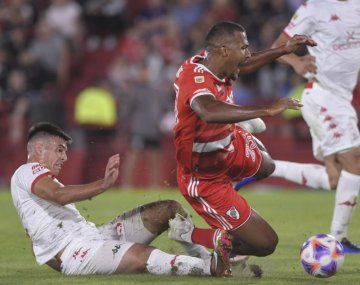 River perdió el invicto ante un Huracán que dio un gran paso de cara a la permanencia