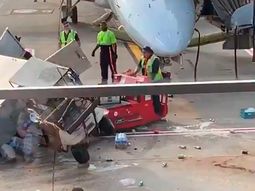 Un carrito fuera de control causa estragos en un aeropuerto de Chicago