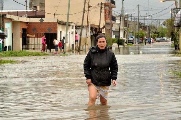 Para FAUnen, las inundaciones también fueron por la falta de planificación urbana