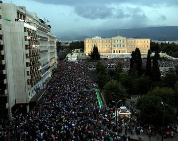 ¿Por qué Grecia entró en mora y no en default?