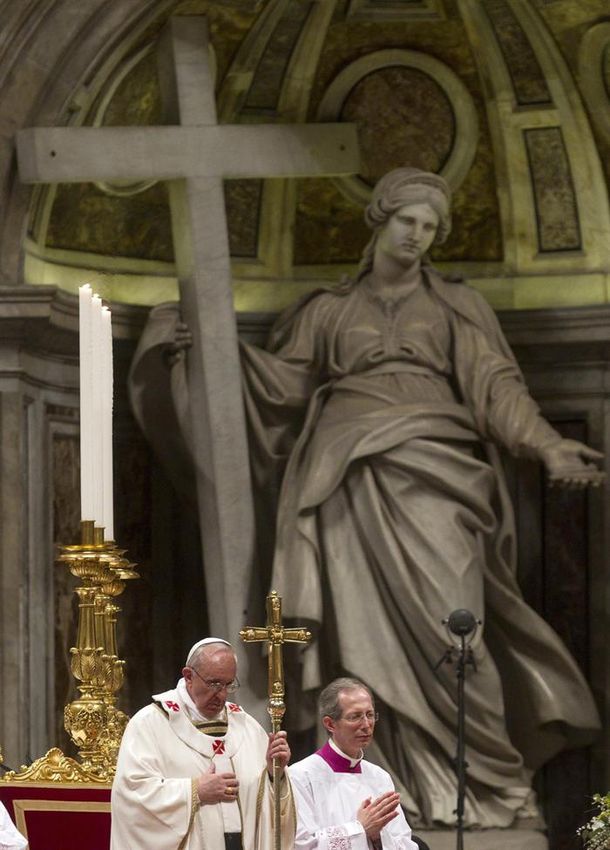 EN VIVO: El Papa preside la vigilia pascual