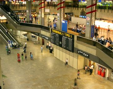 Detuvieron a un argentino con 2.600 collares de oro