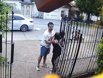 Terror en Villa Luzuriaga: los bajaron del auto para robarles y su hija con parálisis quedó atrapada