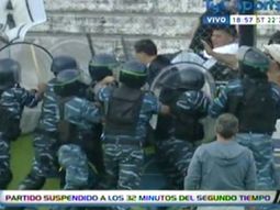 Otro partido del Ascenso debió suspenderse por incidentes con hinchas