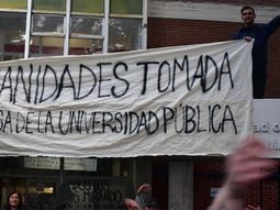 Se extienden las ocupaciones de facultades y universidades. FotoX @arcticfem Se extienden las ocupaciones de facultades y universidades. FotoX @arcticfem