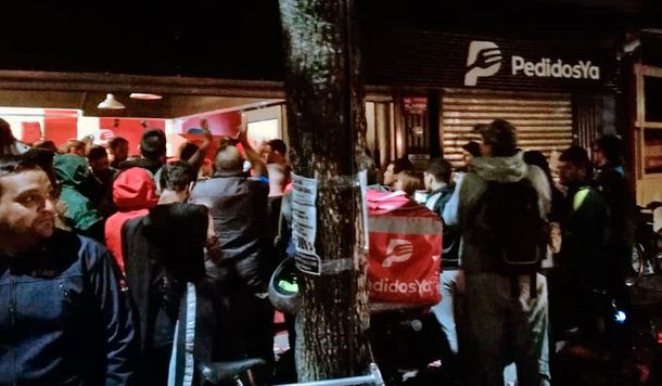Denuncian más de 450 despidos en Pedidos Ya: amenazan con protestar en casas de comida