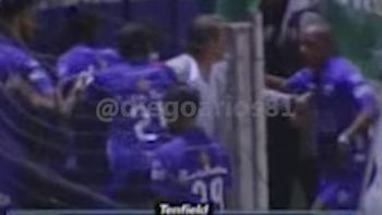 conmocion en el futbol uruguayo: dos companeros se agarraron a las pinas
