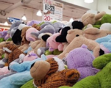 Locura y desesperación por los peluches a $300