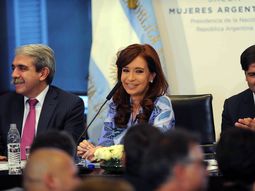 aumentan fondos para jovenes estudiantes y amplian el alcance aumentan fondos para jovenes estudiantes y amplian el alcance