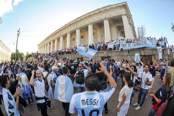 Hinchas argentinos coparon San Petersburgo