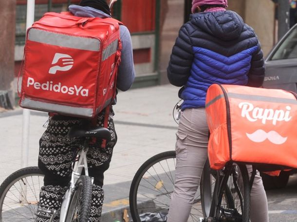 Más de un millón de personas trabajan como delivery o choferes de aplicación