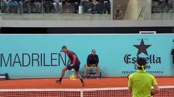 a puro lujo: el polemico nick kyrgios hizo una gran willy y exploto el estadio a puro lujo: el polemico nick kyrgios hizo una gran willy y exploto el estadio