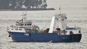 El buque pertenece al país insular de Oceanía, Vanuatu (PNA). El buque pertenece al país insular de Oceanía, Vanuatu (PNA).