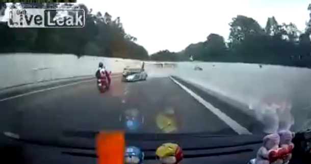 Brutal accidente en una autopista de Singapur