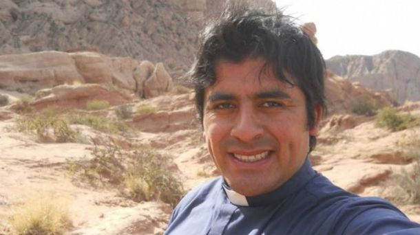 Detuvieron a un cura acusado de abusar de una nena de 16 años