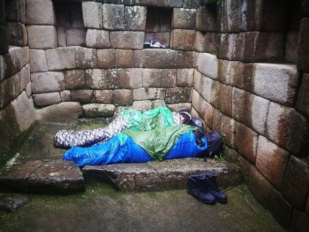 Perú: dos argentinos se quedaron a dormir en Machu Picchu y los expulsaron