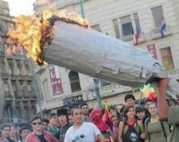 Marcha al Congreso para pedir por la legalización de la marihuana