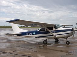 Un avión de la Fuerza Aérea debió aterrizar de emergencia