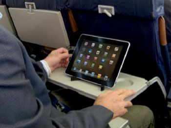 La tablet en el avión rumbo a Estados Unidos podría estar prohibida