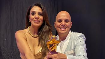 angel carabajal celebra el oro en los premios carlos: mestiza se consagro en villa carlos paz angel carabajal celebra el oro en los premios carlos: mestiza se consagro en villa carlos paz