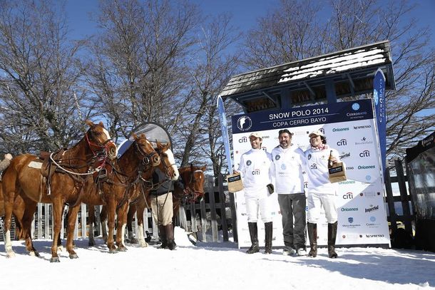 Se realizó la sexta edición del Snow Polo en Cerro Bayo