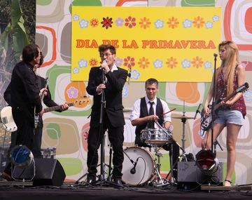 Pipo Cipolatti festejó el día de la Primavera en Graduados