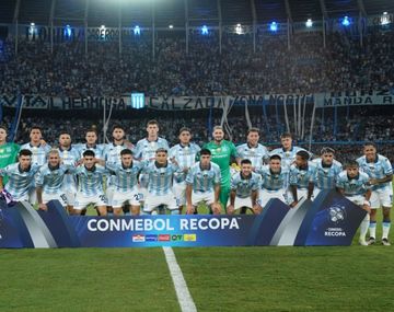 Racing va por la Recopa: cómo se define la serie si hay empate en el global