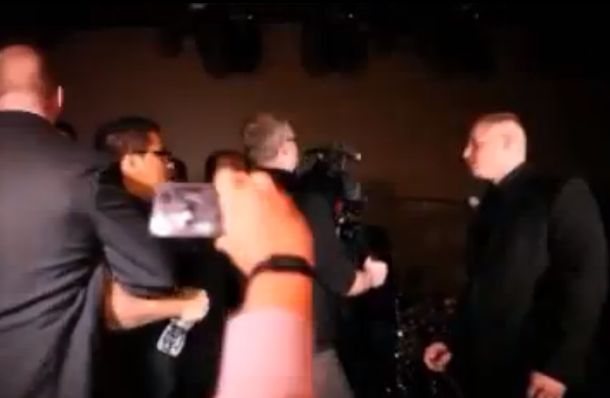 Echaron a un músico por sus críticas en la asunción de Obama