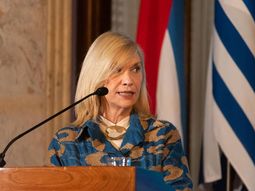 La vicepresidenta Beatriz Argimón descartó que el Partido Nacional esté detrás de una campaña sucia contra Orsi. La vicepresidenta Beatriz Argimón descartó que el Partido Nacional esté detrás de una campaña sucia contra Orsi.