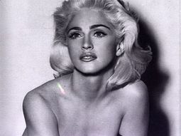 Con un topless, Madonna festejó su cumpleaños