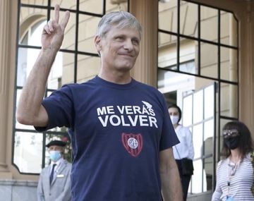 Viggo Mortensen pidió por la vuelta a Boedo en su llegada a San Sebastián