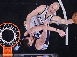 Manu Ginóbili disputó 18 minutos para los Spurs Manu Ginóbili disputó 18 minutos para los Spurs