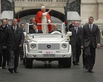 Nuevo Papamóvil