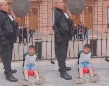 Video: así detuvieron a un nene de 12 años frente a Casa Rosada